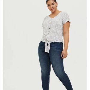 Torrid - T-shirt With Faux Buttons and Front Tie